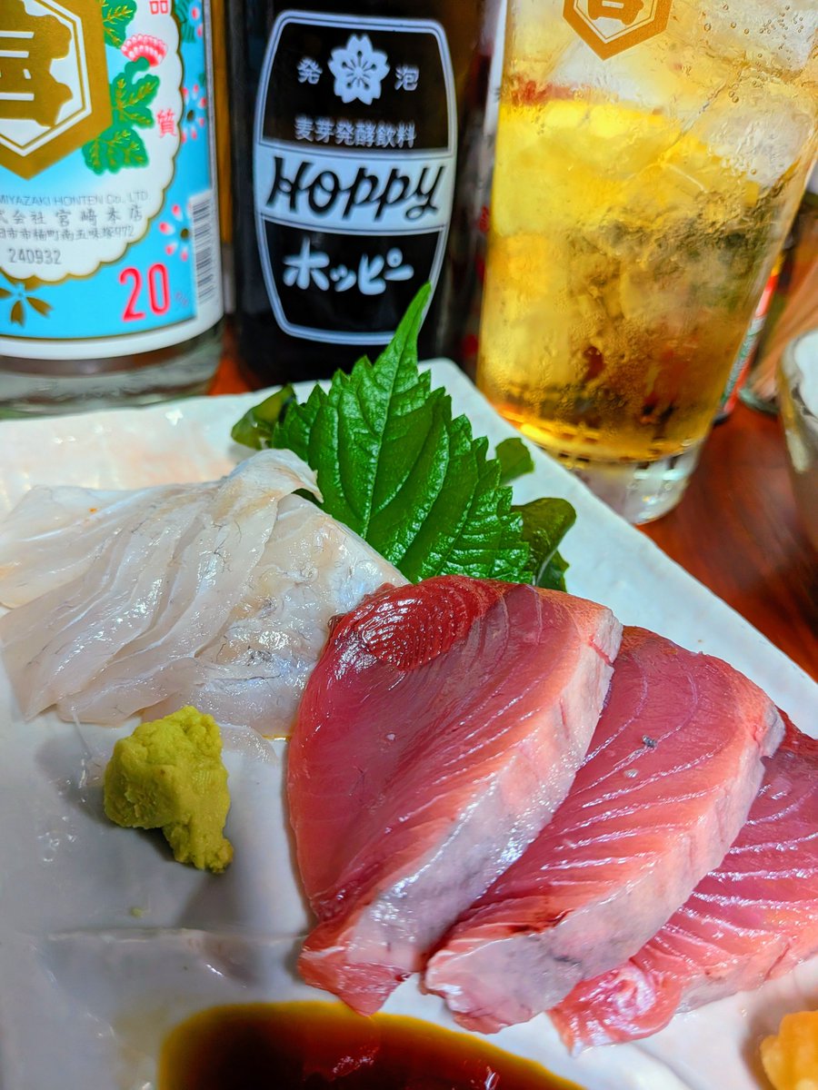 P30035642's tweet photo. 毎日ホッピー健康生活🍺💕😋　＃カツオとスズキの２点盛り🐟️ 580円✨️ https://t.co/S13oEvxQSz