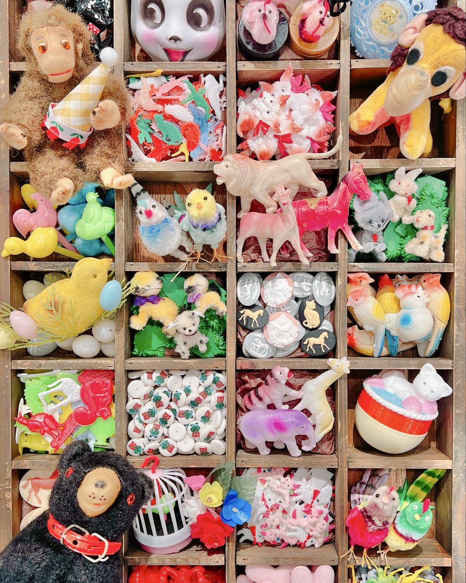 kawaii_deco's tweet photo. 【VINTAGEどうぶつ蚤の市】

▪︎小さなどうぶつさんたち

セルロイド製のどうぶつさん、
モールで作られたどうぶつさん、
どうぶつモチーフのカボションなど

小さくてかわいいどうぶつさんが
たくさん集まりました＊

#銀座ロフト
#ヴィンテージDeco https://t.co/iLEEVVhwmM