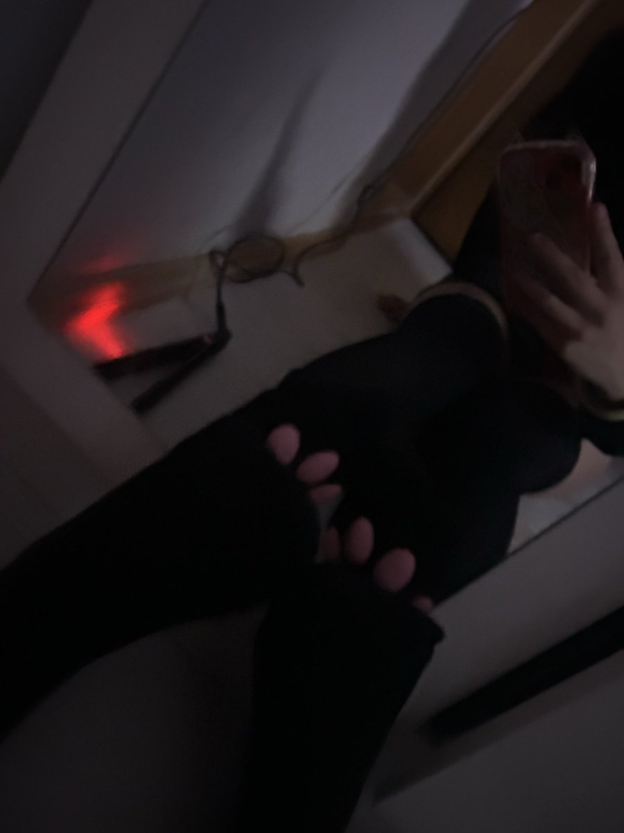 mimiipawzz's tweet photo. Mimi’s paws are so cute :3 + scar yay
#edtwtㅤ #pawsocks #ed #feet #feetworshi̇p #thigh https://t.co/aEEbbECTdJ