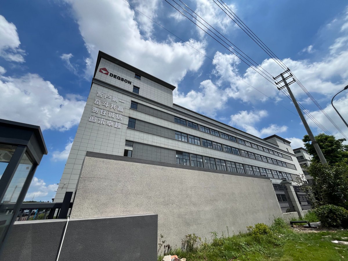 overseas82569's tweet photo. Visiting our partner in Zhejiang - Degson! 🏭
Seeing our #plasticauxiliary equipment running in their injection molding plant.
Stable equipment = More profit for our customers.💰#CaseStudy #PlasticMachinery #Manufacturing #PlasticAuxiliary #Engineering https://t.co/T33orz1bOb