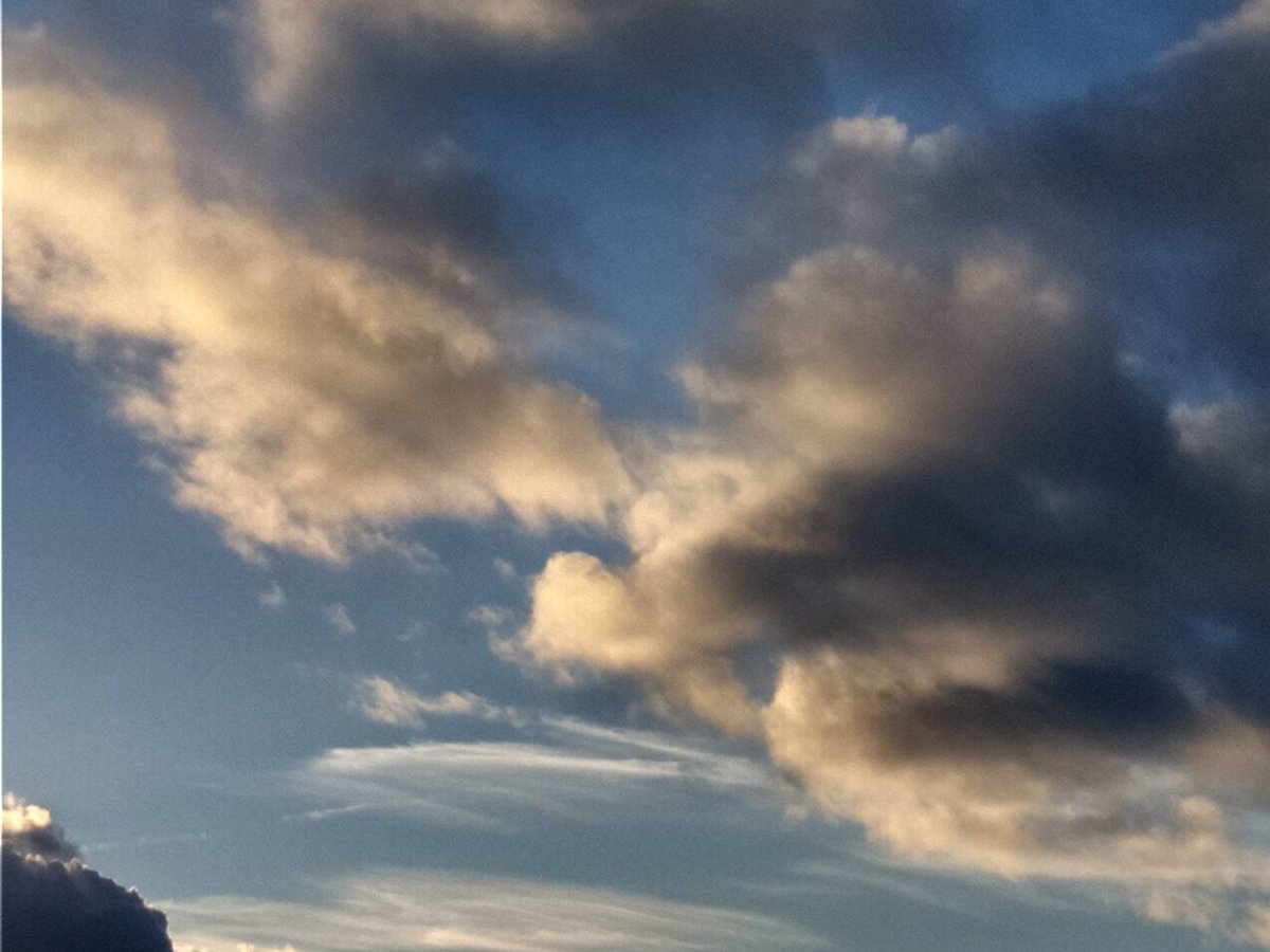 GOODDAY443016's tweet photo. 金曜日の陽が沈みました、、、
Good_evening all！ https://t.co/fShNOMB1TB