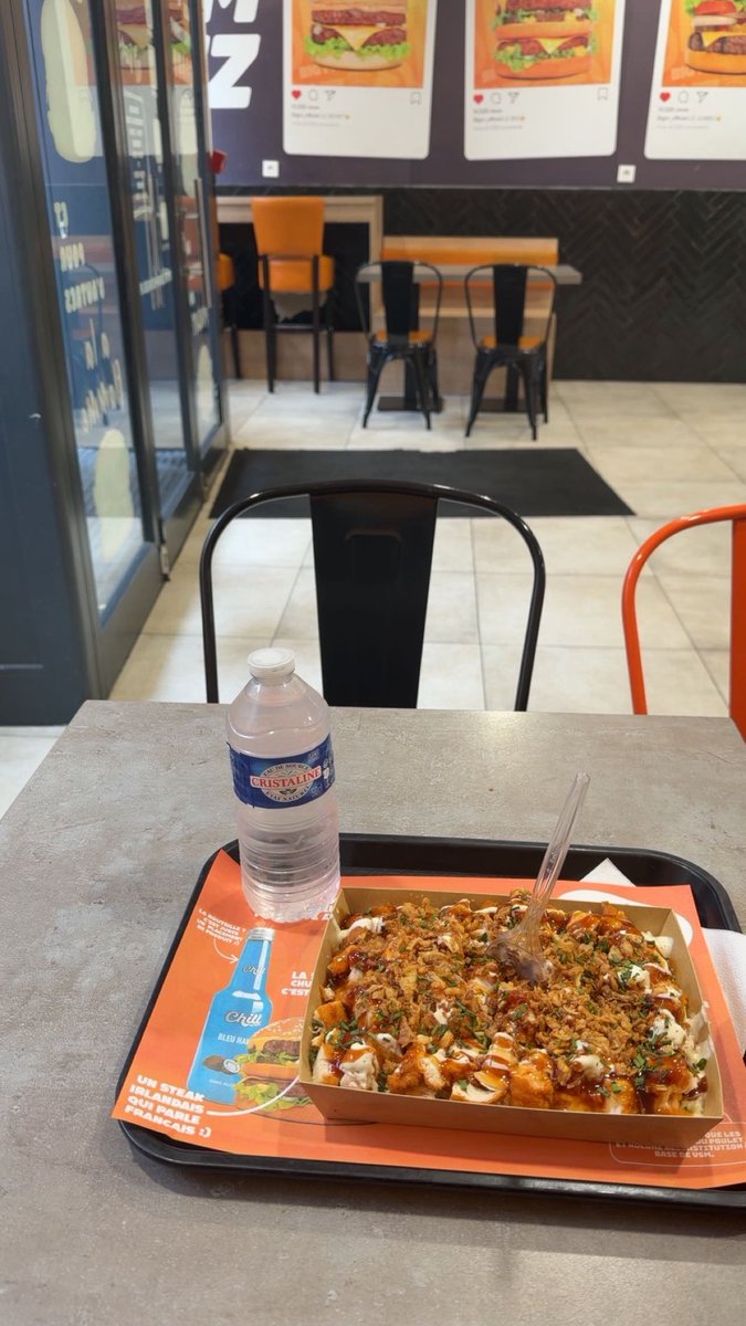 pira_v2v's tweet photo. Tout est bon dans le fast food https://t.co/sRIsxdDEEc