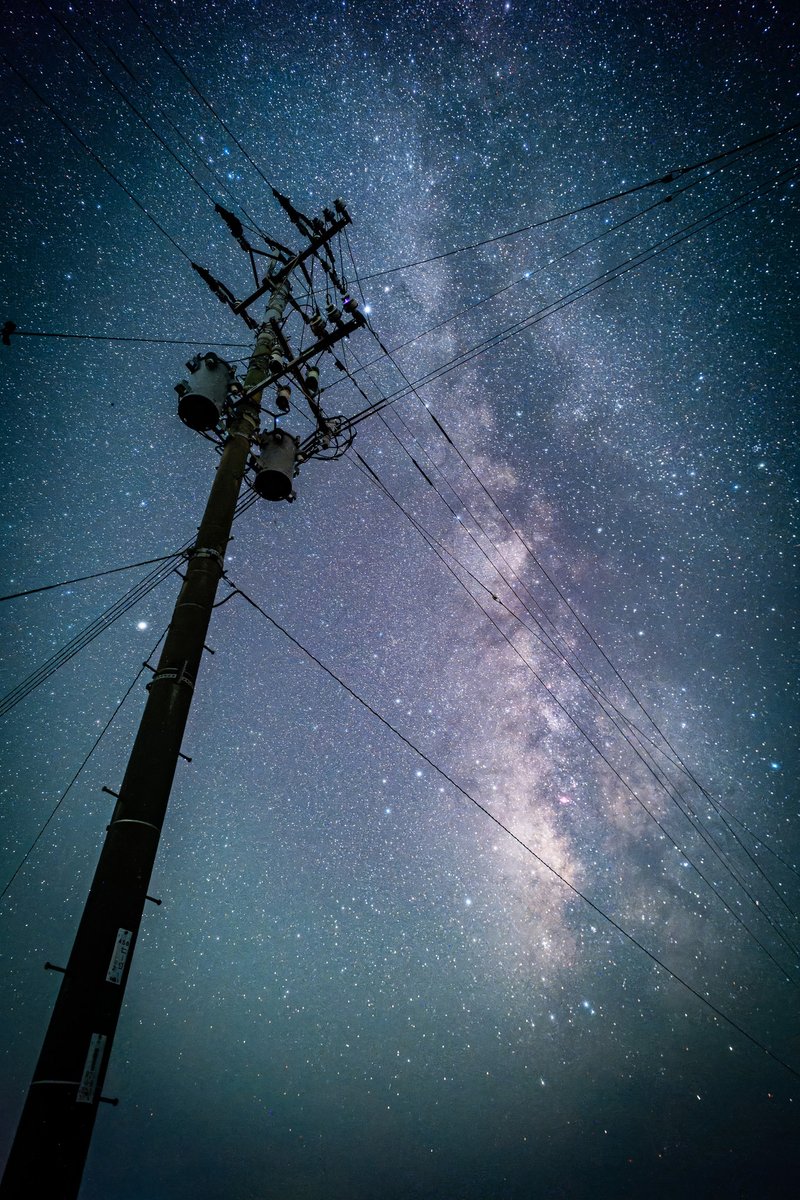 WolfRXM2's tweet photo. 電柱と天の川 https://t.co/YJ5VS6PZRH