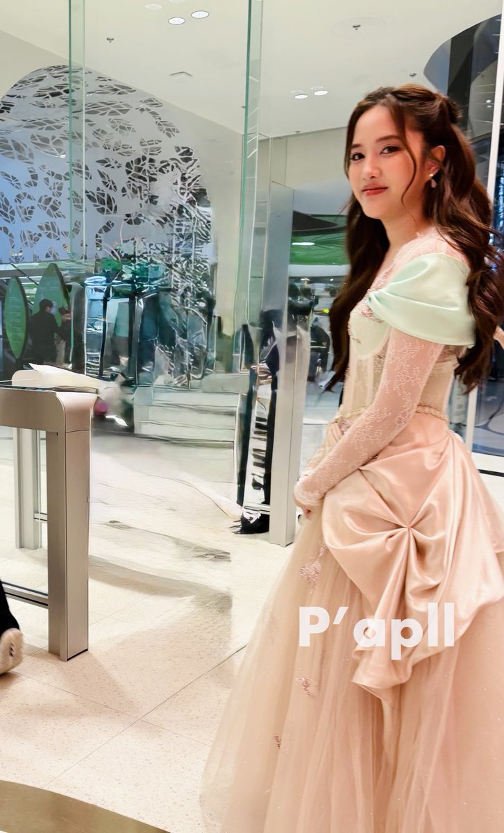 yoongsar's tweet photo. Reply with " Freen is so beautiful "

FREEN AT THE HAPPITAT OPENING
#แฮปปี้แทท #Happitat #TheMagicalDestinationOfHappiness #TheGrandCelebrationOfHappitat 
#srchafreen #CPAXTRA https://t.co/mZbfYjrCrc