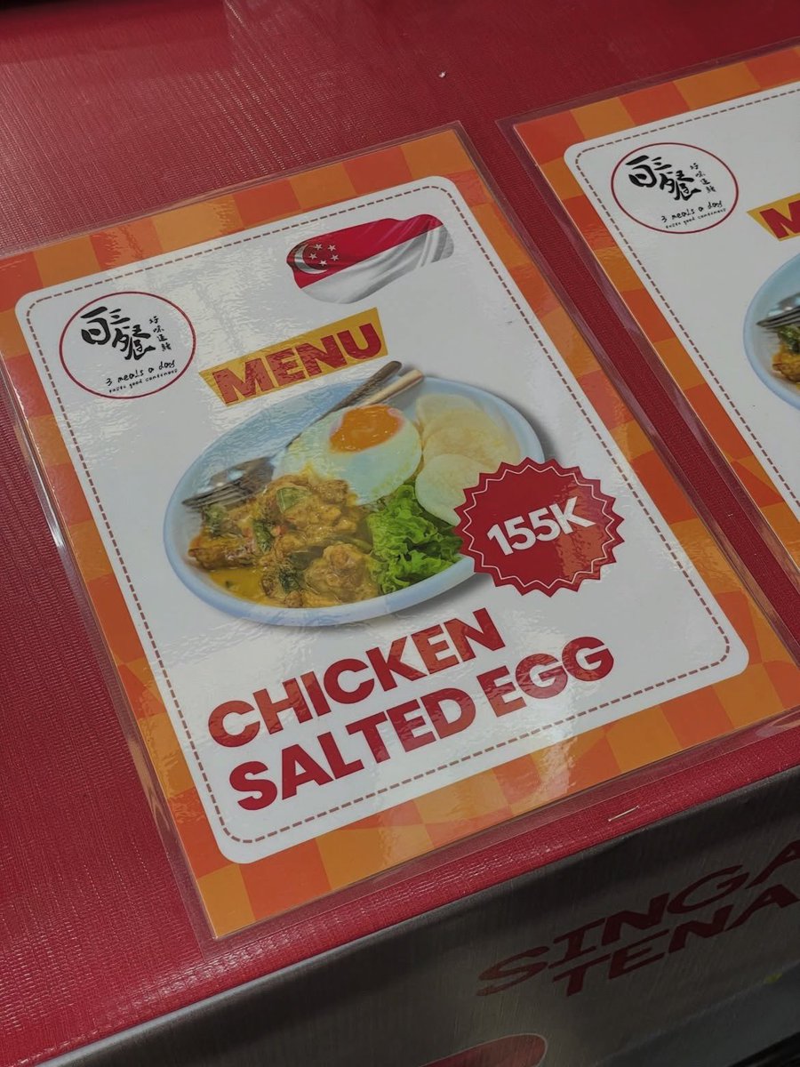 gemistale's tweet photo. tau gak ‘3 meals a day’ yang TERKENAL banget di sg ternyata buka booth di jkt, 

di sg 9 dollar, di indo langsung kena kurs jadi 155 RIBU PER PORSI 🙂 bukan gw target marketnya.. https://t.co/5A04twuLME