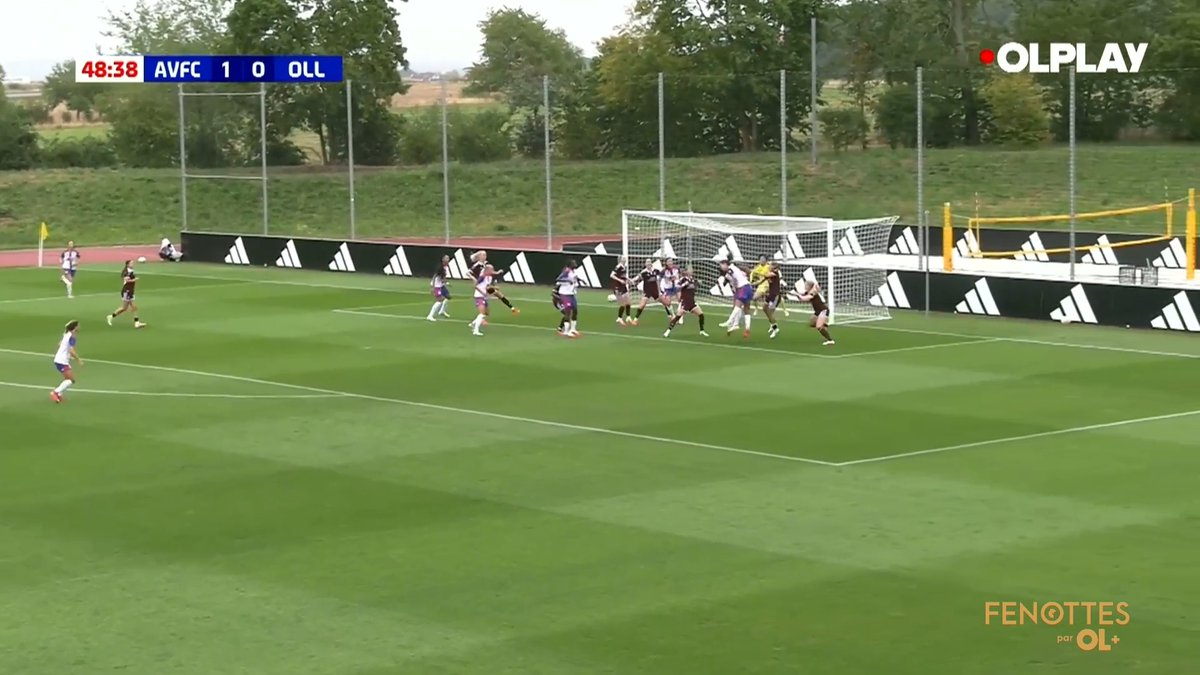 fenottes's tweet photo. AVFC 1-1 OLL
Corner joué en deux temps, centre et Damaris devance Katoto de la tête
(50ᵉ mn)
#AVFCOLL https://t.co/99JqkN3BJh