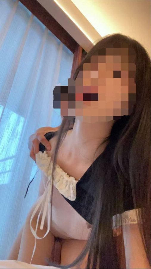Lauriedeni_'s tweet photo. 请问有人是真人吗？我想发照片。请不要机器人。🙅🏻‍♂️ https://t.co/ZaDIvMIJyZ