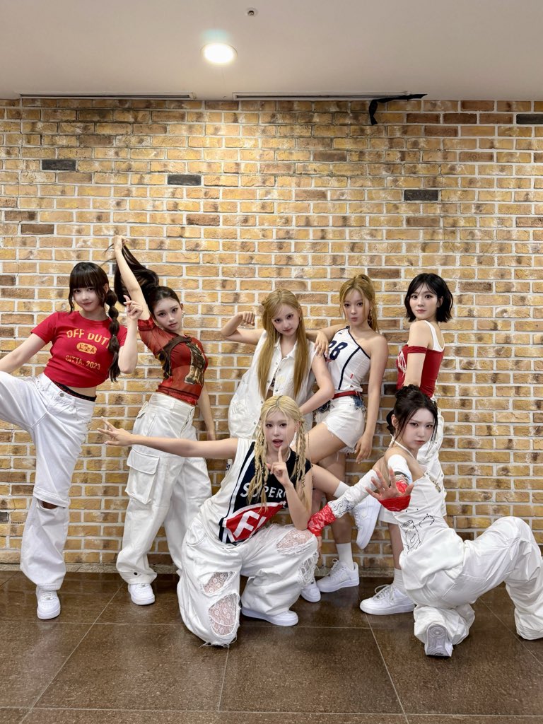 OBD_offcl's tweet photo. #OBDsDAY
260821 #뮤직뱅크 

#OURBIRTHDAY #아워벌스데이 #OBD
#OBD_SQUEEZY #SQUEEZY #HUNGRY https://t.co/ygZS3kW0hp