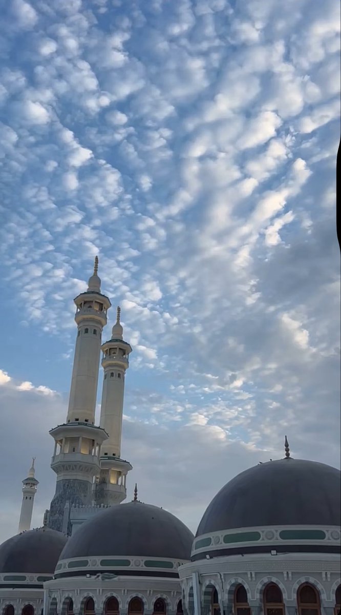 fato1549's tweet photo. #خطبة_الجمعة
من علامات صدق محبة النبي ﷺ تعظيم سيرته والعناية بها وإتباع سنته في كل الأحوال هو أساس التعظيم والإجلال للنبي وأقواله وأفعاله وهو الحب الحقيقي الصادق وإن أعظم وأكبر الشواهد على تعظيم مقام النبي وحبه هو إتباع سنته ظاهراً وباطناً ولزوم طاعته على الدوام وفي كل الأحوال✍🏻 https://t.co/sQ2qWgVDu1