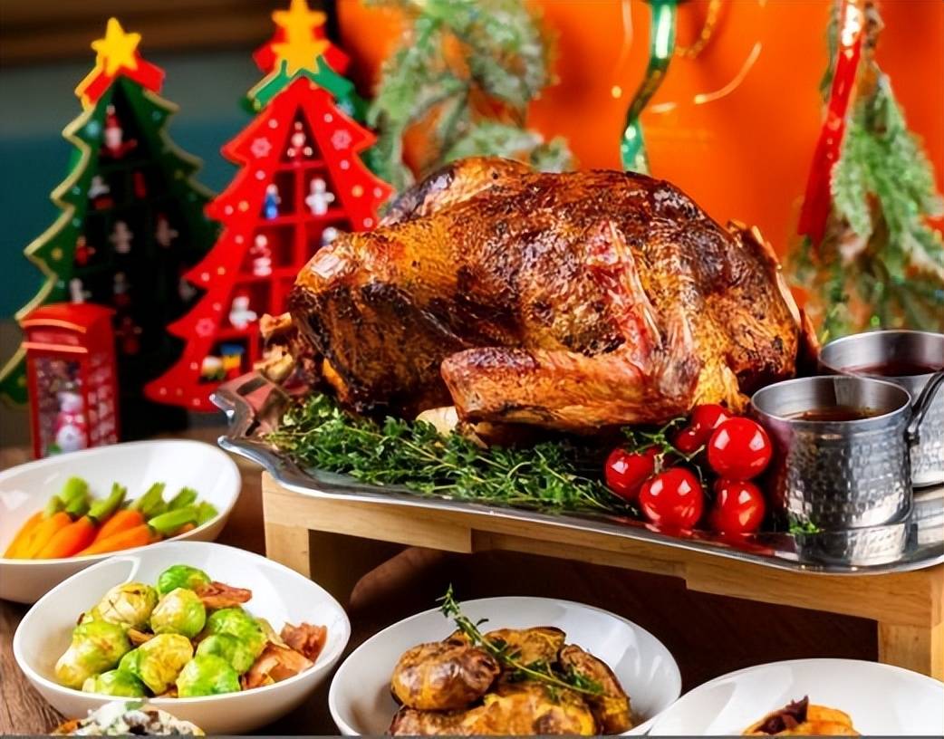 SurajkumarbcBc's tweet photo. Festive Turkey Feast Alert! Juicy roasted turkey, cranberry compote u0026 seasonal sides now on our holiday menu—limited spots only! Tag your dinner crew! https://t.co/1ZcyE9QhMx