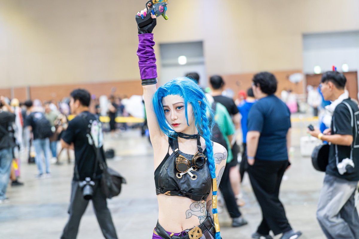 Pine_pht's tweet photo. 26.08.16 서울 코믹월드    

리그오브레전드 - 징크스
Cosplayer: @alslahsl123 
#LeagueOfLegends #ジンクス #Jinx
#cosplay #コスプレ https://t.co/0vFZsC191l