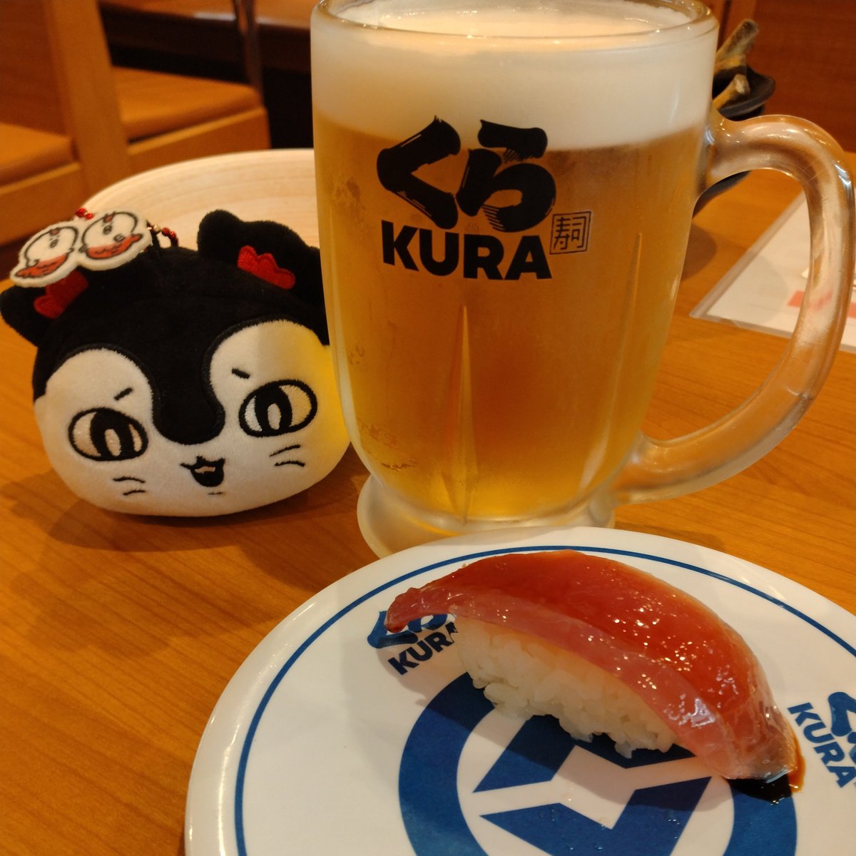 mk03syou0's tweet photo. おいしーいおすしーがてーんこもりー🎵

くら寿司のちいかわコラボ行ってきた🍣 https://t.co/VkqdJvcKLh