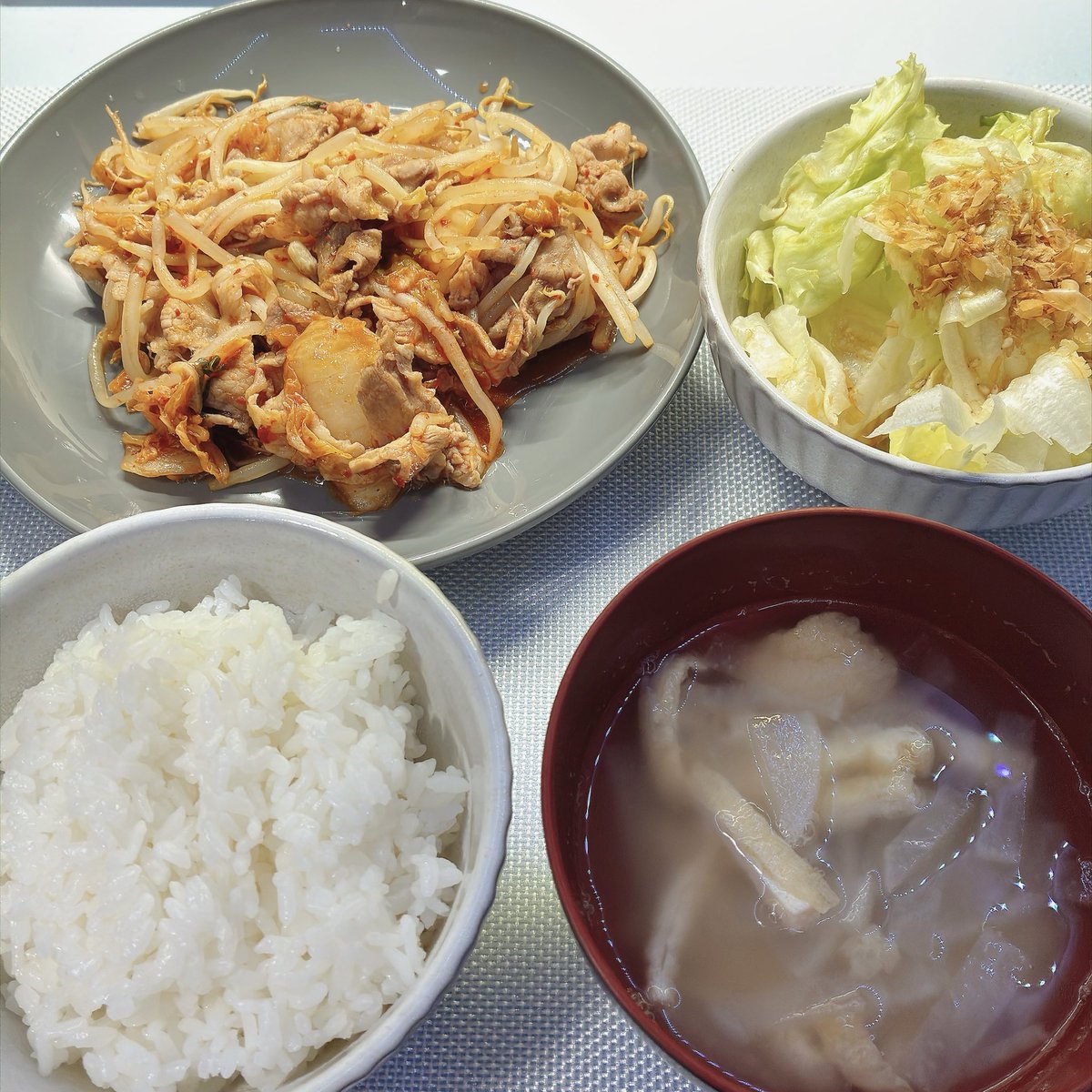 aoimiu_v's tweet photo. こんなに食べられるかなぁ https://t.co/b9Cxyp2hqS