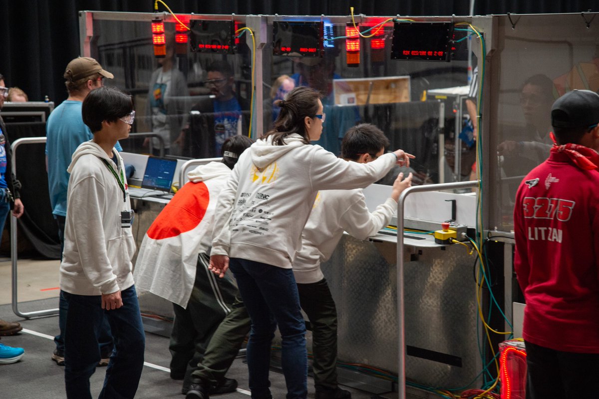 ATAC1COM's tweet photo. Re-ROBO STARTUP CAMP 2026に参加する、
学生ロボコンチーム「ZENSHIN Robotics」をご紹介🔥

2023年に設立され、
世界規模のロボット競技大会
FRC（FIRST Robotics Competition）にも
挑戦する中高生チームです。

彼らのすごさは、つくるだけではないこと。
チーム運営や資金調達、企業との連携まで、
生徒たち自身が主体となって活動しています。

日本の未来を担う、若き挑戦者たち。

彼らの活動について詳しくはこちらから👇
https://t.co/9SEtIiR9RG