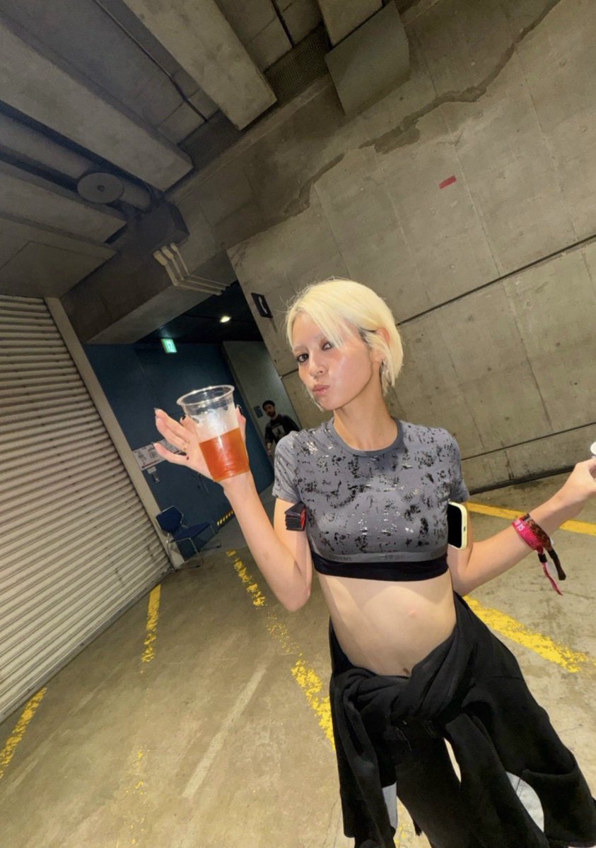 arf5ve's tweet photo. 📣 : #f5ve_kaede post on TikTok board:

"Cheers to hi-5! Thanks for always being there! 🥂🩷" https://t.co/OQeSqkPPHx