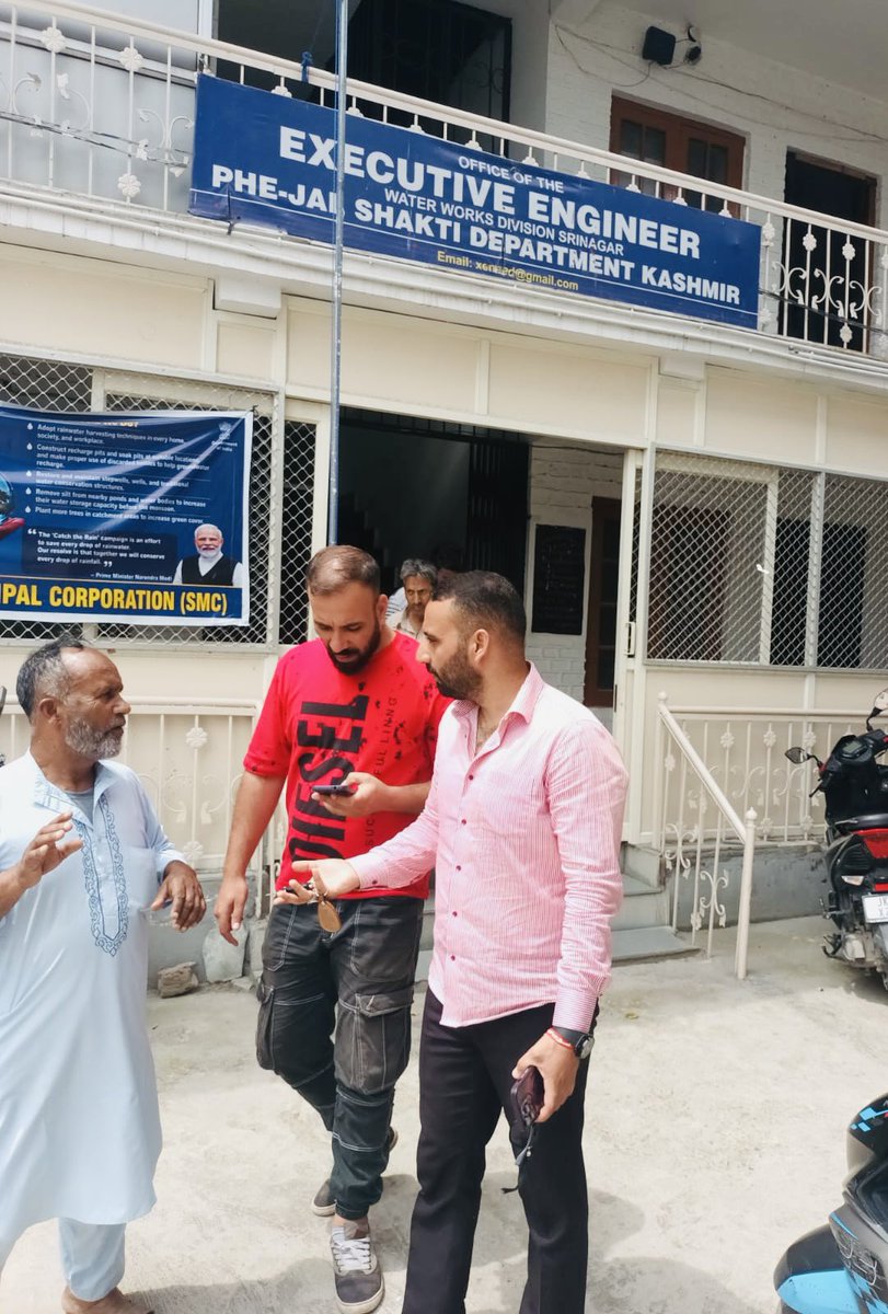 KhanHumayunali's tweet photo. Met with the AEE, PHE Jal Shakti, along with delegation from Batamloo regarding long pending demand of the area. Matter was discussed in detail &amp; concerned authorities assured that necessary action would be taken at the earliest to @AshokKoul59 @iamsatsharmaca @Sunil_SharmaBJP https://t.co/Qj0Vf6Sr9j