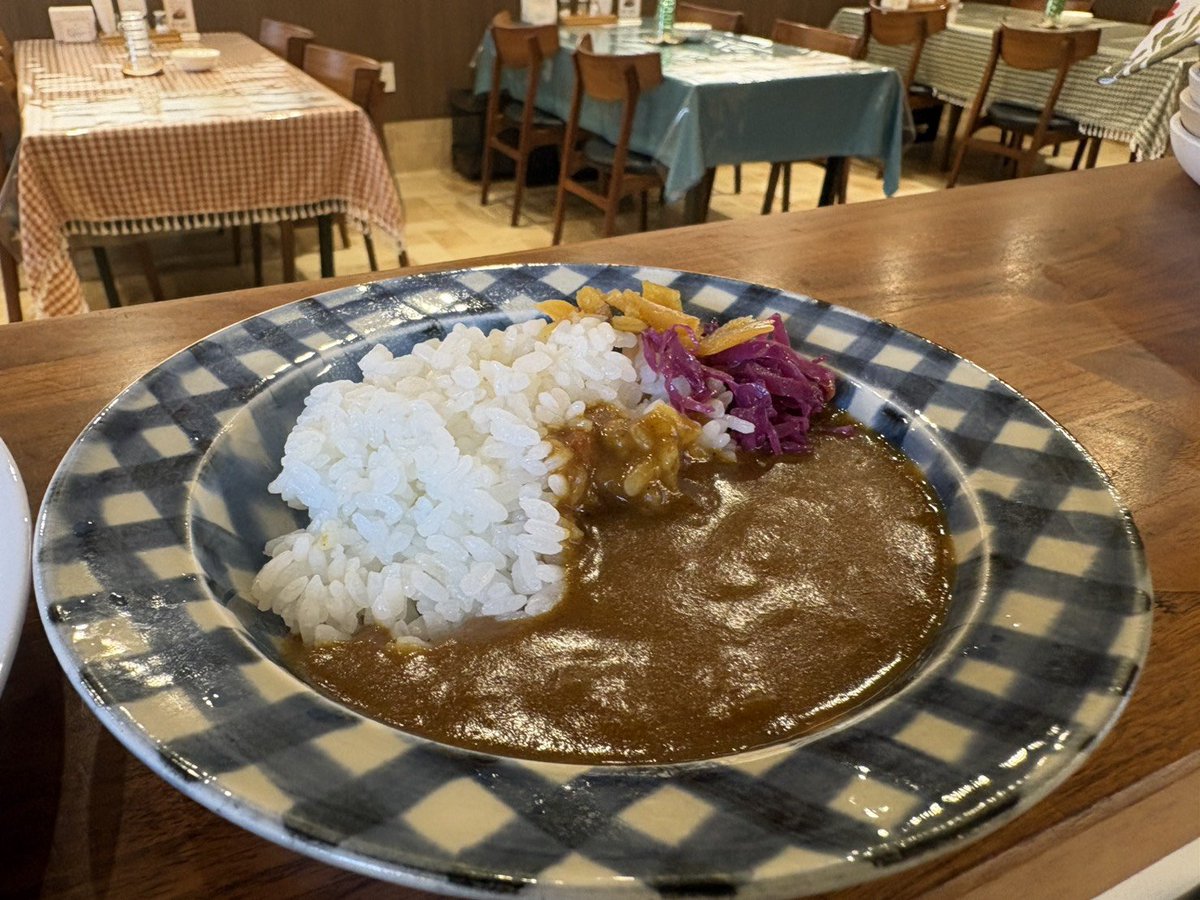 Ykomagata1990's tweet photo. こんばんは『キッチンこまがた』です
明日8/22、“ちょこっとカレー🍛税込３１９円”で提供いたします
トッピング限定です。単品のご注文はご遠慮ください
もうちょっと食べたい‥という方、いかがですか？😊
＃カレー
＃黒毛和牛
＃藤沢ランチ https://t.co/yRVUd667Bj