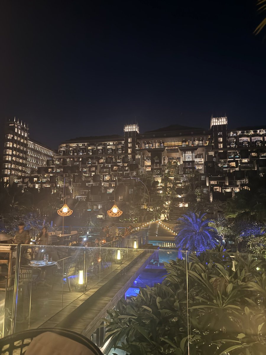 IslaSmith25's tweet photo. @antehmowhz Hang on! I’ll get back to you.. I’m just having dinner and enjoying this nice view..🤭🤭 Hopefully, you can afford this kind of view too! 😂 https://t.co/Jbq4wgU6Cl
