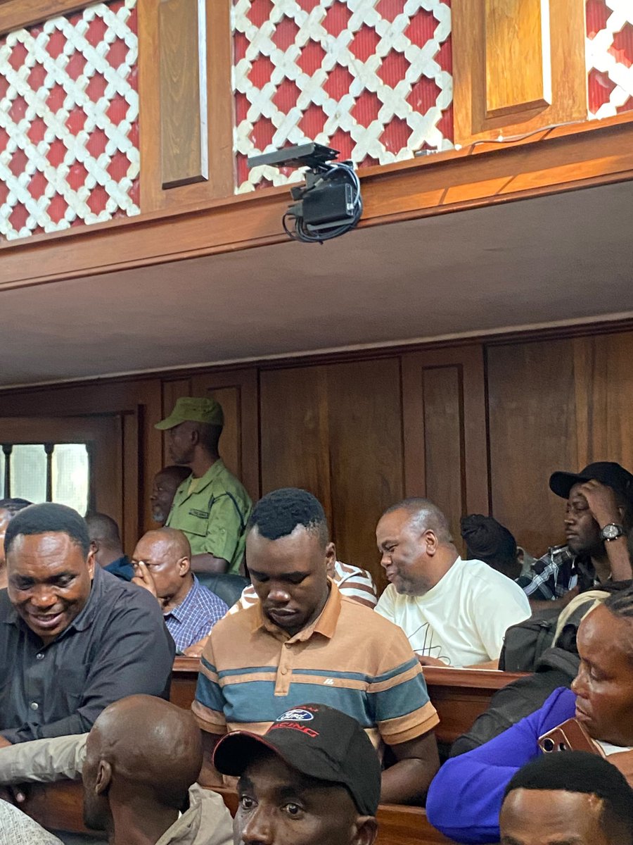 bonifacejoseph_'s tweet photo. Mimi na ndugu yangu @Mwinshehe07 tulikuwa mahakamani kufuatilia mwenendo wa shauri la UHAINI linalomkabili Tundu Antipas Mugwai Lisu.

Shauri Bado linaendelea, Tundu Lisu anapinga Mapingamizi ya serikali juu ya mashahidi aliowataja.!! https://t.co/0pjb2UJ3Nc