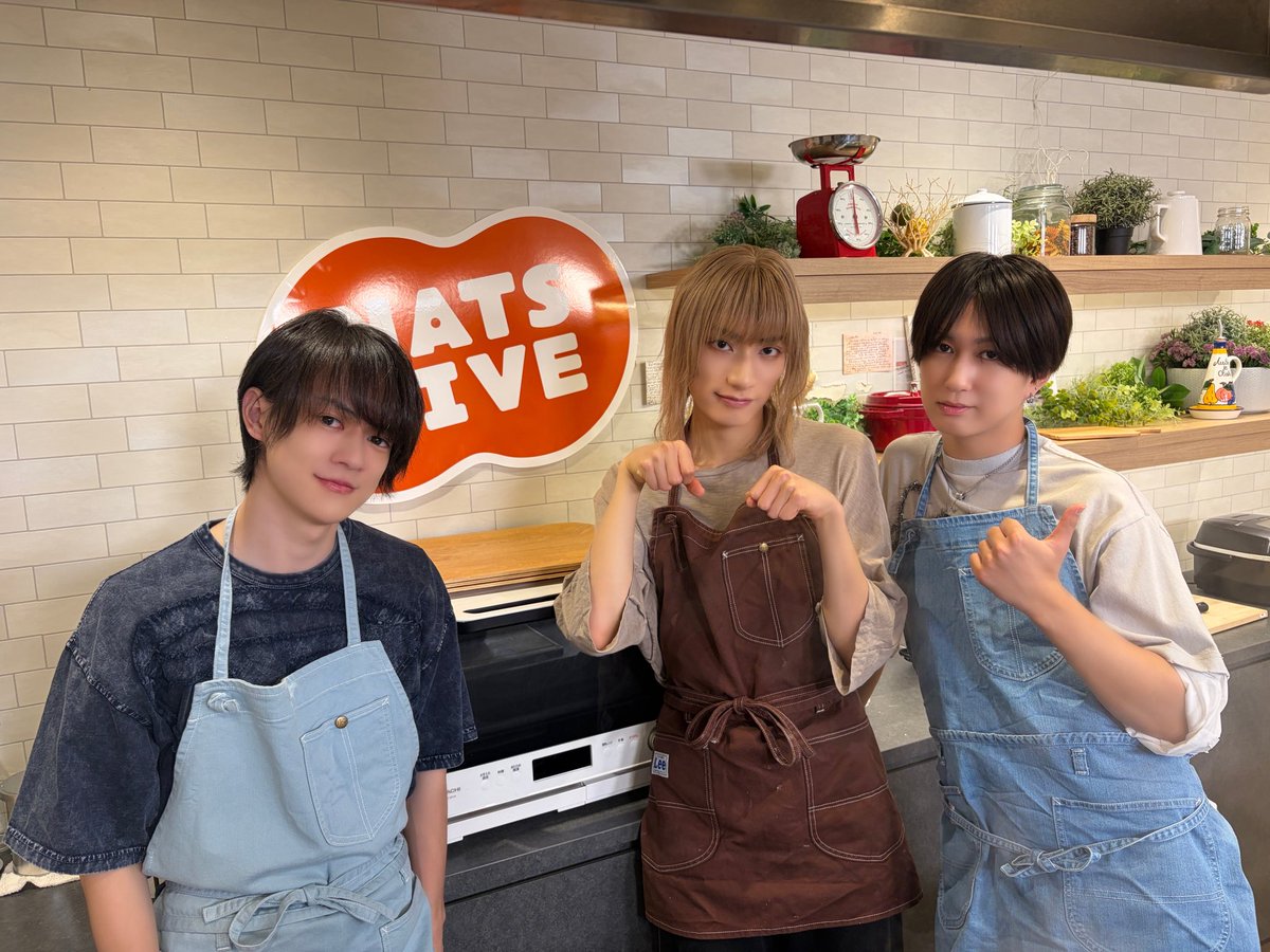 Supdra_staff's tweet photo. ／
このあと20:00〜！
SUPER★DRAGONの #スパドラキッチンステージ🍳
＼

クッキングLiveアプリ「#NATSLIVE」にて生配信！

#伊藤壮吾 #柴崎楽 #池田彪馬 が出演いたします！

🎥ご視聴
https://t.co/hRrUjKlYRR

@NATSLIVE_app
#スパドラ #SUPERDRAGON https://t.co/LDTUEHjgqP
