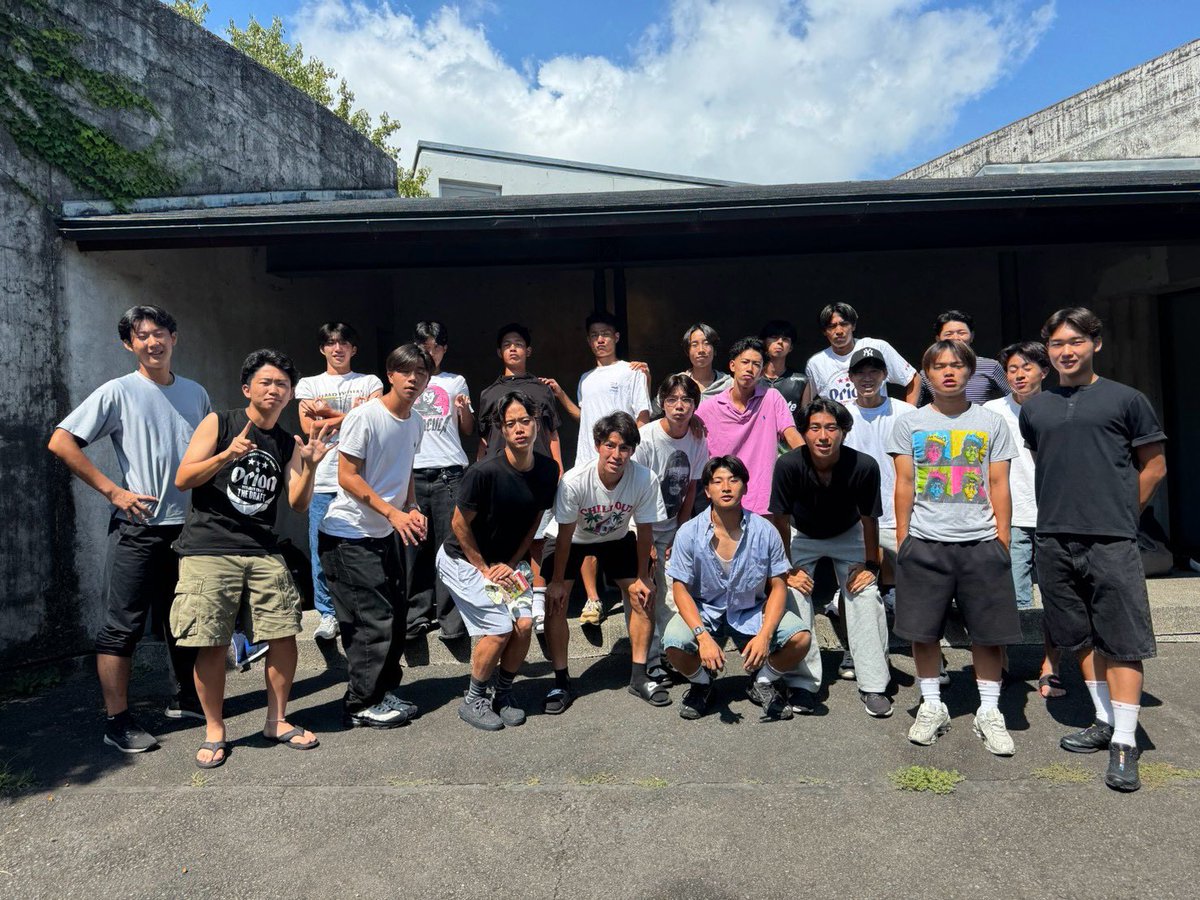 TAKADA06212's tweet photo. あっという間の代旅行が終わってしまいました。
心も体も疲れている中でとても良いリフレッシュになり���した。
海鮮を食べたり、海に入ったり、沢山楽しいことをしました。
来年も再来年もその次の年も一緒に行きたいね！ https://t.co/tYcRLk7Tcd