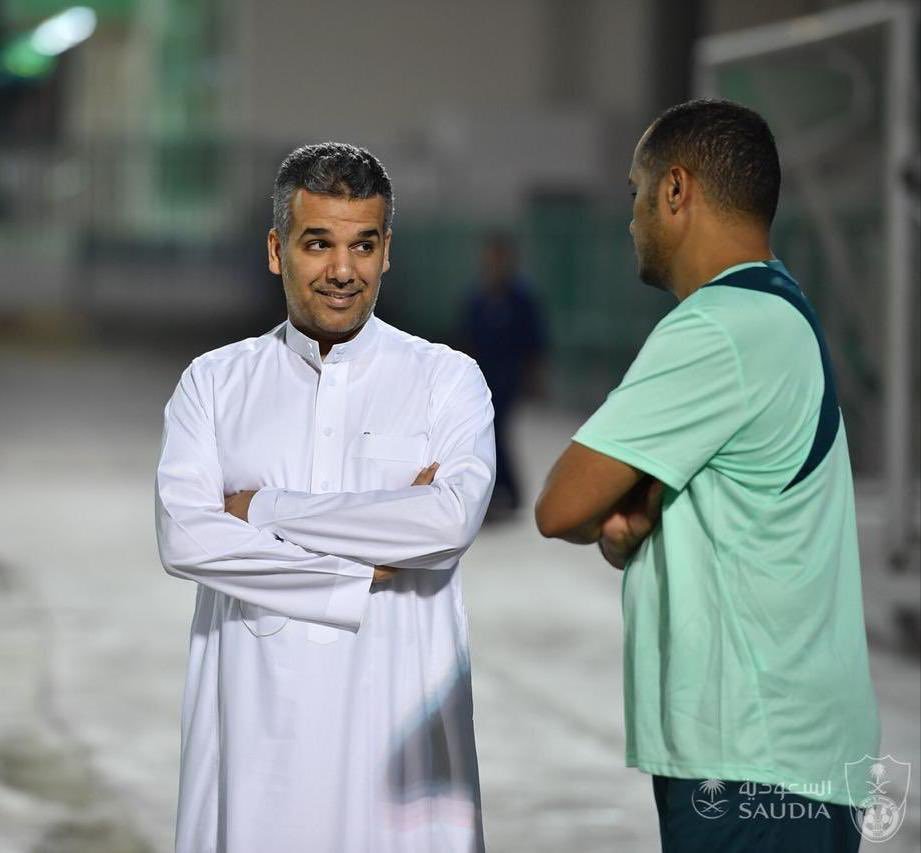 hj14522's tweet photo. لماذا لايجد الفاسدون الرعاية والحماية إلا في #الاهلي ⁉️

من يوفر لهم البيئة المناسبة ⁉️
ومن يحميهم ⁉️

لماذا يتدخل المسئولون لإصلاح شؤون الأندية الأخرى ومعالجة المخالفات إلا في #الاهلي وكأن شيئاً لم يكن ⁉️ https://t.co/CnrqVrfq0t