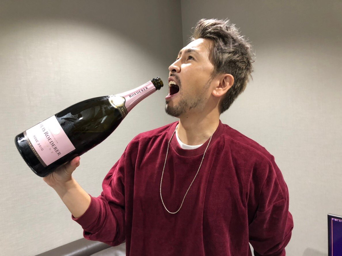 futoshi_510's tweet photo. おめでとう🍾 https://t.co/38cdhu8eJC