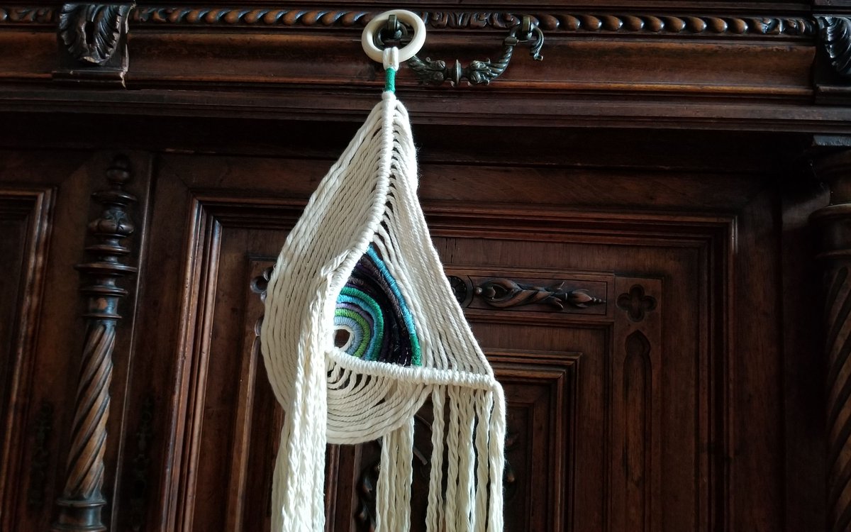 Haruna92179919's tweet photo. Tried my first macramé wall hanging DIY tonight! Super satisfying to turn simple cotton cords into this cozy decor piece—totally my new weekend vibe https://t.co/oFKG8kbVFd