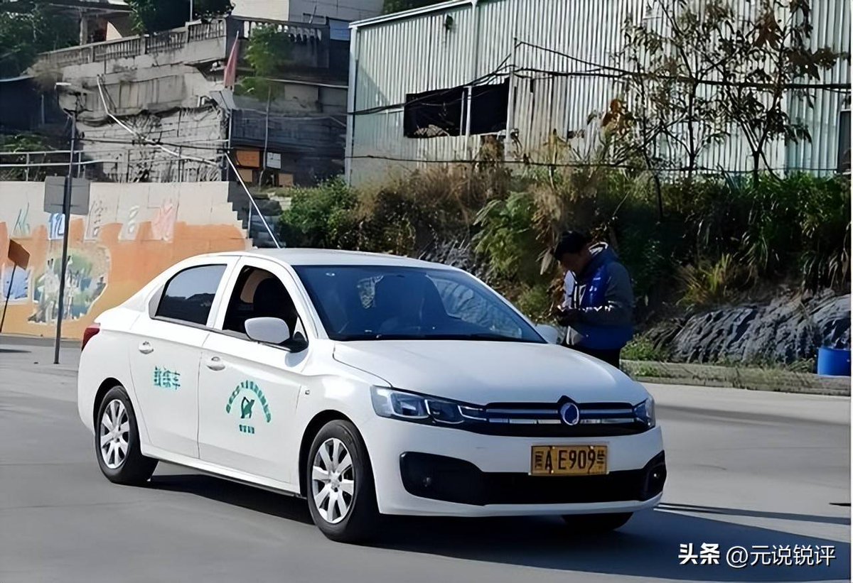 Prem05729954's tweet photo. Just aced my first parallel parking test after 3 hours of sweating and panicking at the steering wheel — no more hitting the curb this time! https://t.co/ewat5UQbxi