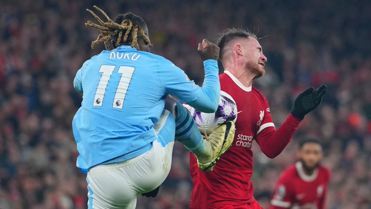 andrew_atzo14's tweet photo. People underappreciate Klopp &amp; overlook the fine details; that was the 23/24 league table by the end of April. By that time, Liverpool had already played Arsenal and didn't get a penalty on Odegaard but rather an apology from PGMOL, as well as Diaz's goal versus Spurs. https://t.co/Sfb3nnRBRM