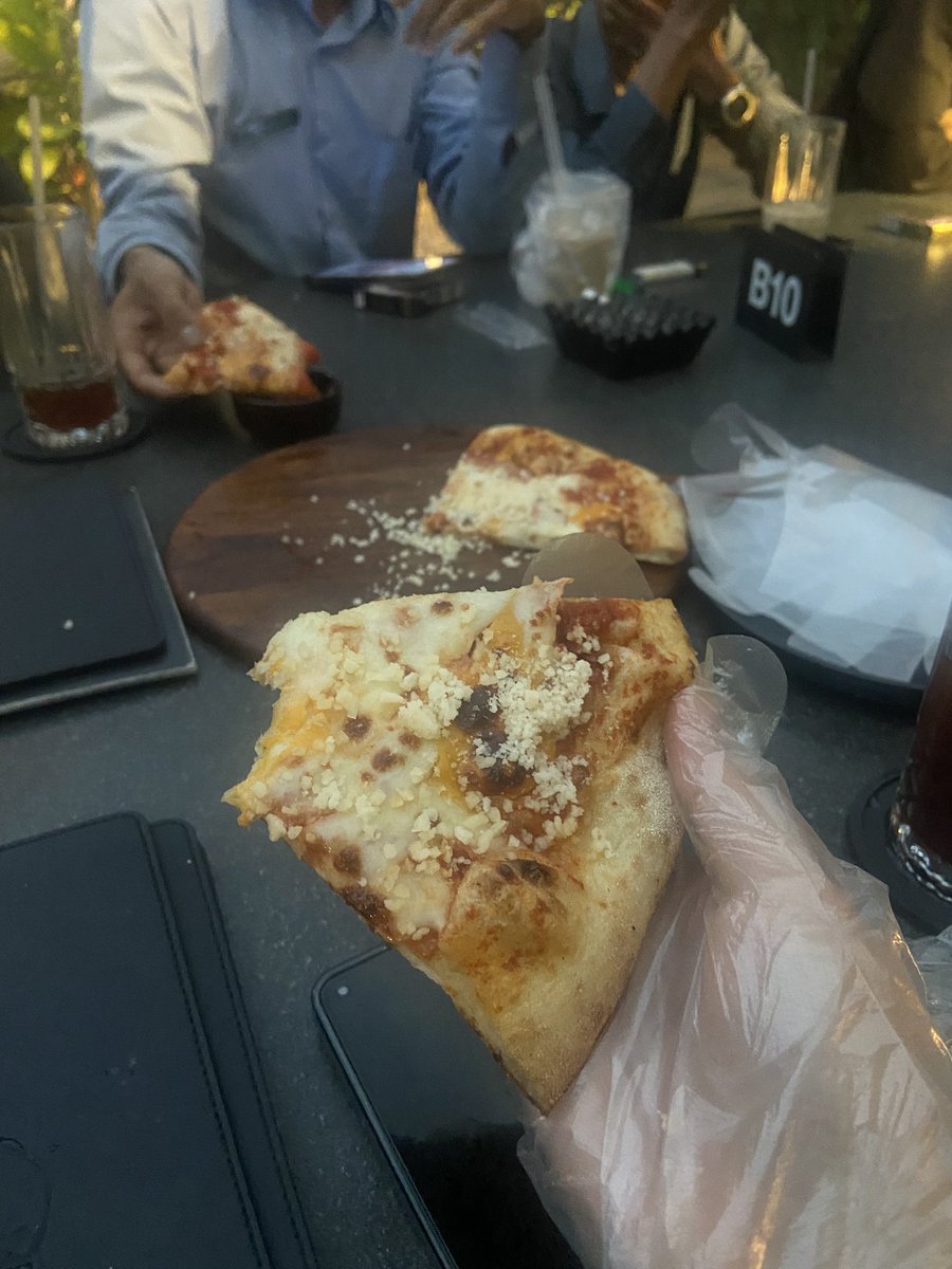 Indrovertt's tweet photo. Kesini seminggu sekali dengan gaji imutku bakal kismin kayanya. 

📍Two Stories, Bogor https://t.co/8IL8FpqDcG
