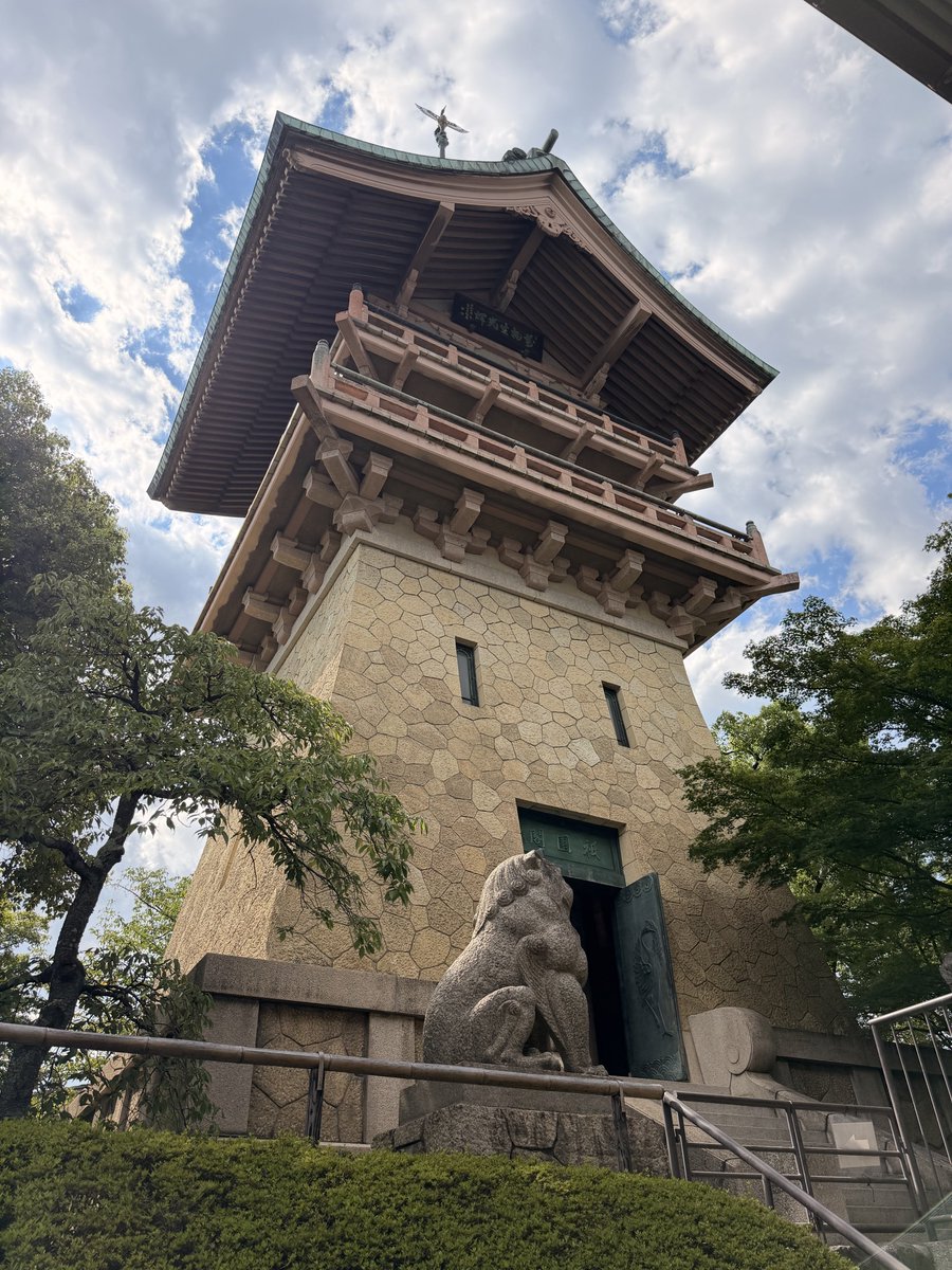 nanch_7352's tweet photo. 祇園閣の特別公開行ってきた
八坂神社界隈行った誰もが気になるアレ https://t.co/pvxErkdcoe