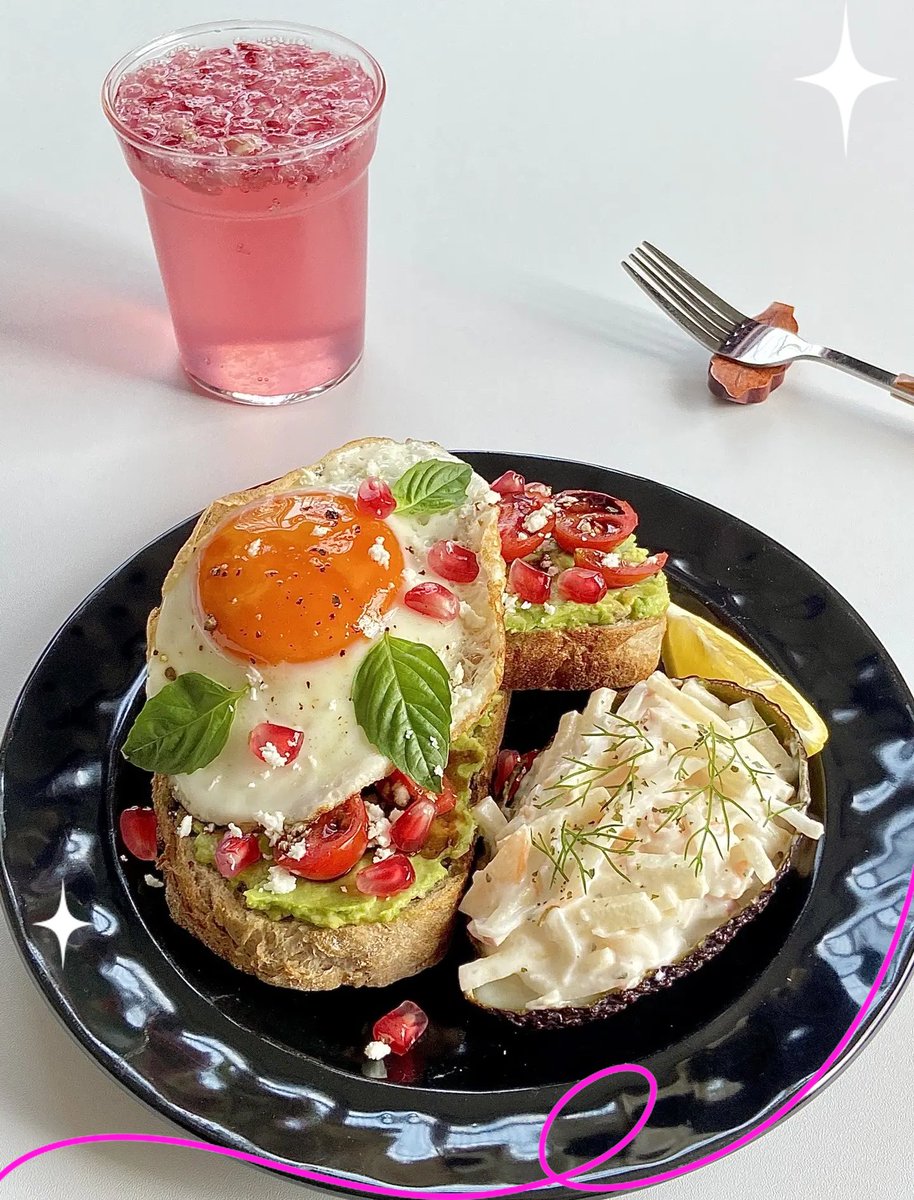 Lovedghc's tweet photo. Just made a warm avocado toast with a fried egg and a sprinkle of sesame seeds for this busy Tuesday breakfast—simple, satisfying, and way better than takeout! https://t.co/jc5vfYfYy9