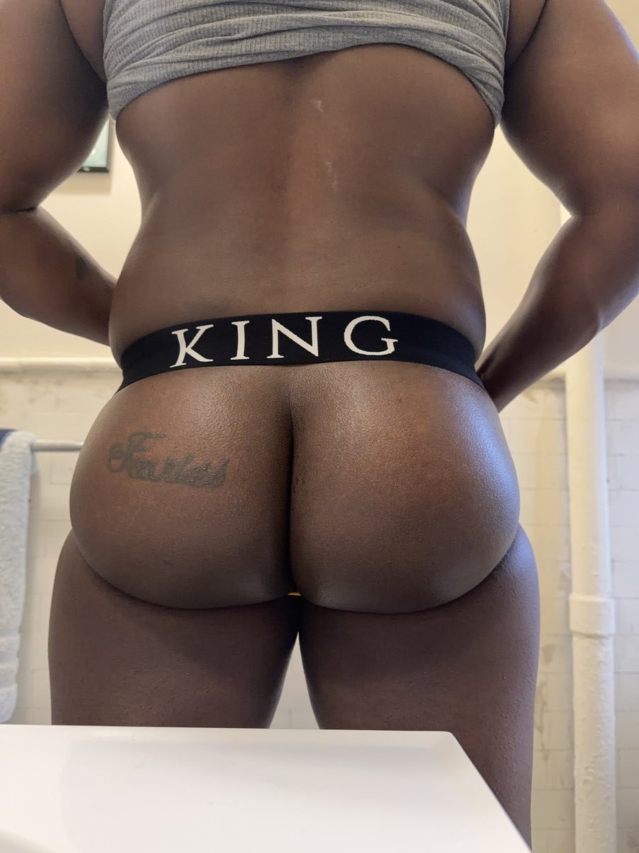227Dscorpio's tweet photo. Happy Friday!!! 😏😈🤎💛💪🏾🦵🏾🍑 https://t.co/8Jv98QP5Ge