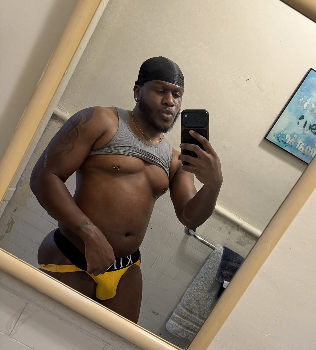227Dscorpio's tweet photo. Happy Friday!!! 😏😈🤎💛💪🏾🦵🏾🍑 https://t.co/8Jv98QP5Ge