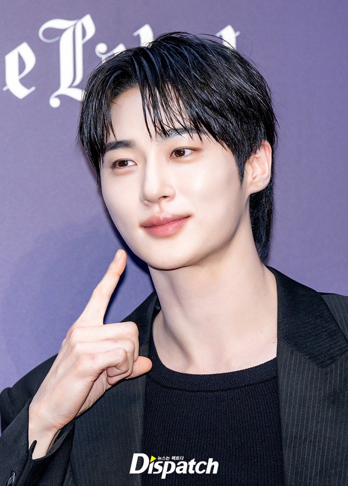 woohyepics_'s tweet photo. 260821 #ByeonWooseok at the Johnnie Walker Blue Label “THE BLUE ROAD: ROUTE TO SUCCESS” Pop-Up 💙 (2) https://t.co/htyjZtJJaU