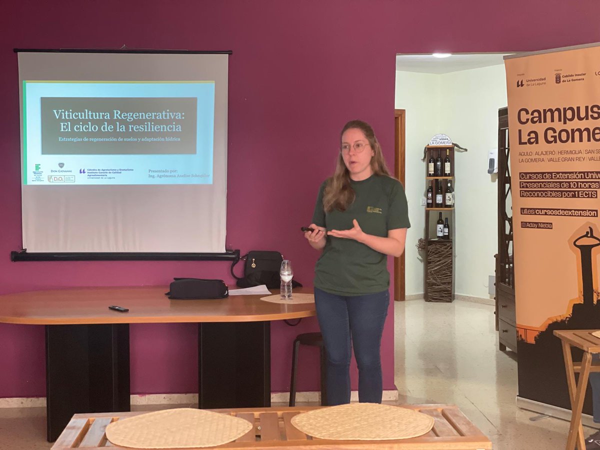 fg_ull's tweet photo. 🍇 Formación, cultura y territorio se han dado cita en el #CampusLaGomera 2026.

Entre las actividades celebradas, este taller de vinos canarios acercó a sus participantes al patrimonio vitivinícola de las islas.

👀 En septiembre, más propuestas 👉 https://t.co/2JEDy4tnNr https://t.co/rBiASgRiJg