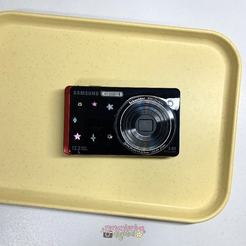 Nwaplerb's tweet photo. ✨Samsung ST500✨hot item เต็มระบบ ทัชได้ทุกจุด มู้ดโทนดี โทนขาว ฟุ้ง ๆ

🛒 ราคา 1550฿ ส่งฟรี
📍 จอย่นบาง ๆ ลอกจอได้ค่ะ , ระยะปกติมีฝุ่นจาง 1 จุด ซูมจะเห็นชัด
✅สิ่งที่จะได้รับ 
✧ ตัวกล้อง+แบต+เมม+สายคล้อง
⬇️พต #กล้องดิจิตอลมือสอง #กล้องดิจิตอล #กล้องมือสอง #กล้องคอมแพค https://t.co/KVUwojV2IE