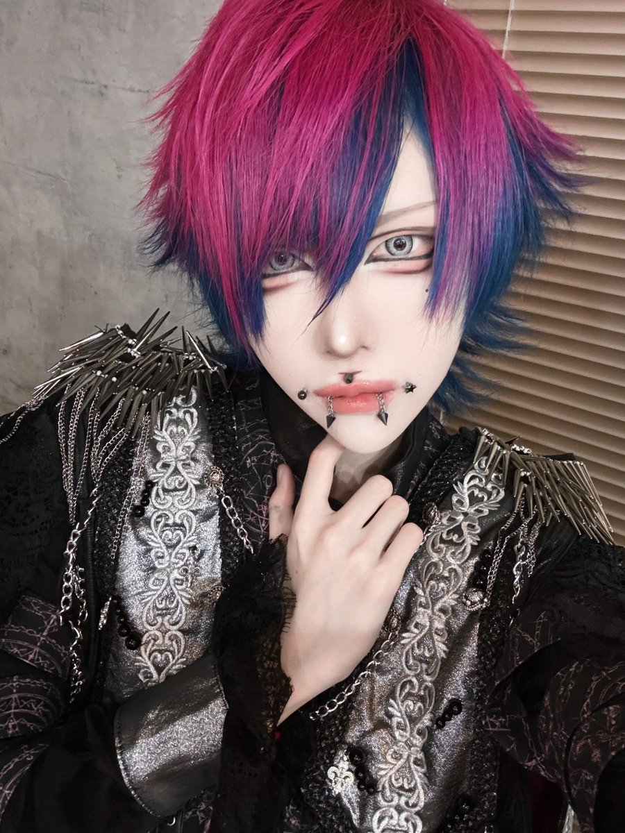 yoru_kamisama_'s tweet photo. 黒と白 https://t.co/iBWdobyXcC