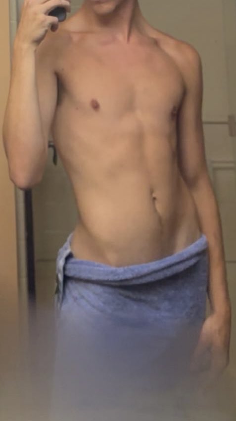 BlondeTwinkk24 tweet picture