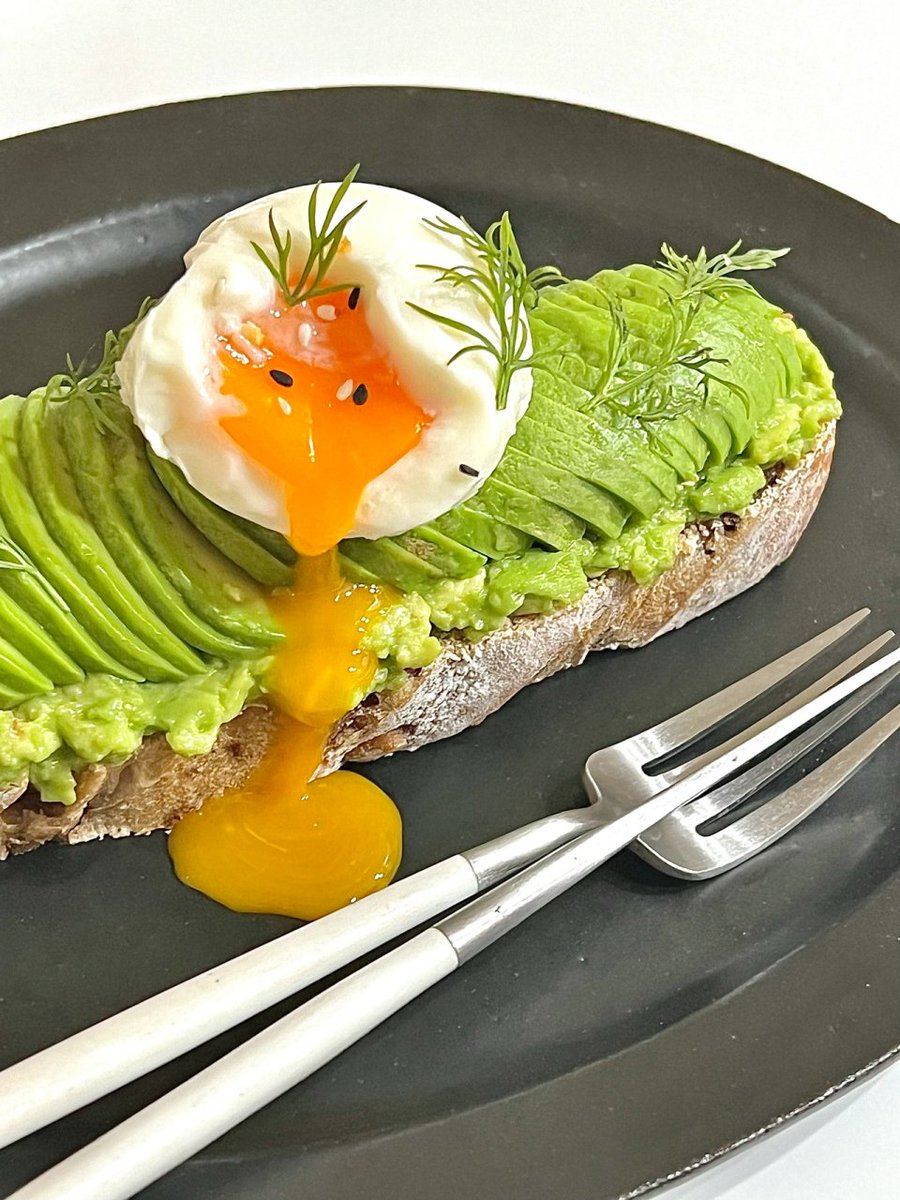 MsrWsam's tweet photo. Just whipped up fluffy avocado egg toast with a dash of black pepper and a squeeze of lemon—10-minute weekday win that tastes like a weekend treat!， https://t.co/0wDtycdvmH