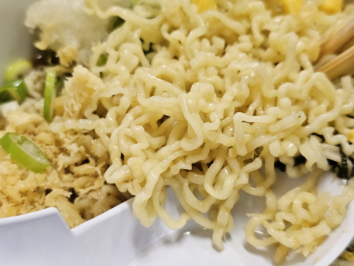 susepoti's tweet photo. 冷やしたぬき中華@三忠食堂本店
久しぶりの三忠食堂！津軽百年食堂のモデルとなったお店です👏天ざる狙いでしたが天ぷらがこの日はできないとのことで冷やしたぬきに変更🍜さっぱりとした夏にピッタリの冷やし麺🌴自家製の縮れ麺が美味しく、薬味なども相性バッチリ✌ https://t.co/C4qRXhEhtg
