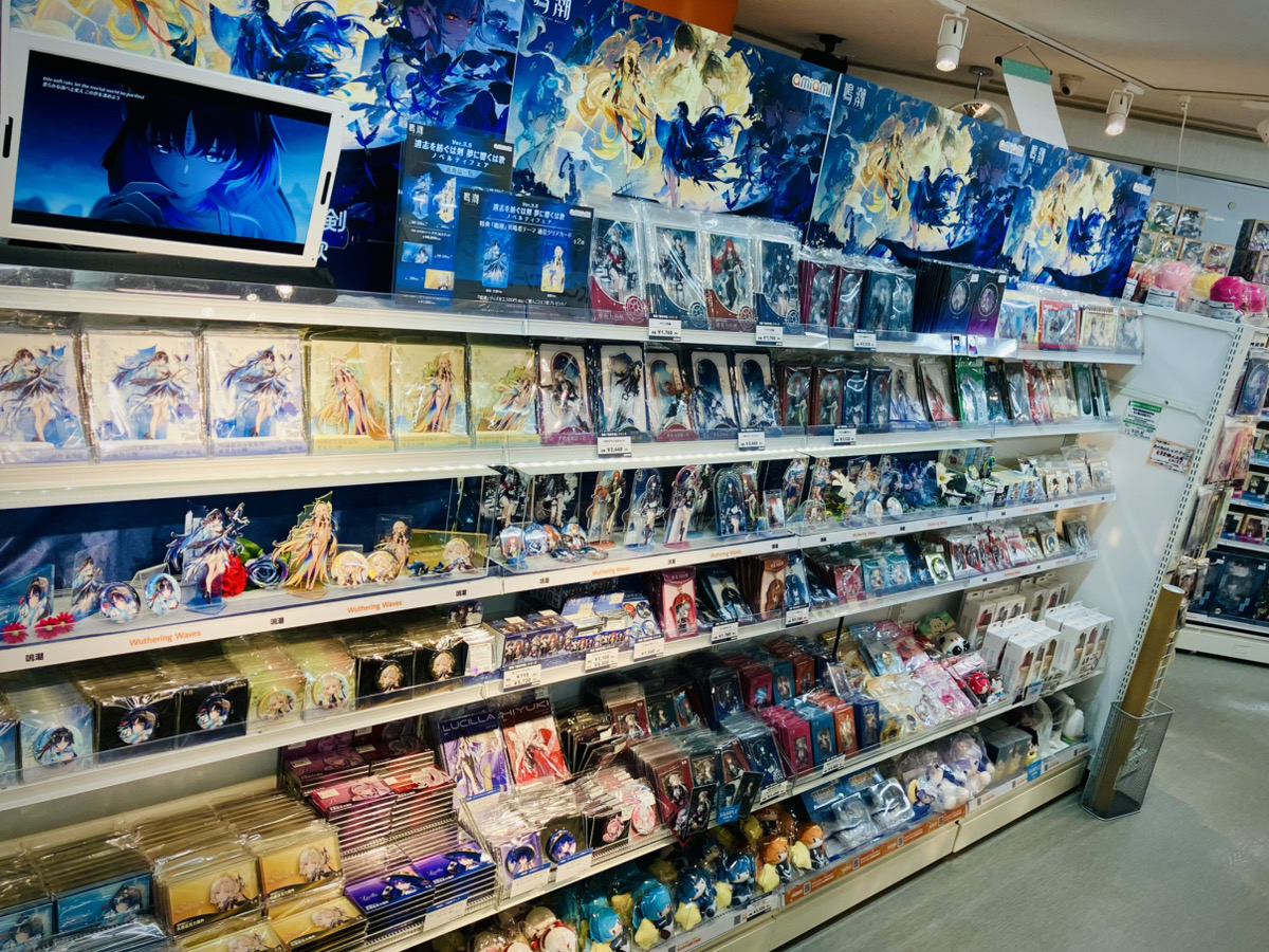 amiami_bukuro's tweet photo. 【#あみあみ池袋miniフェアグッズ店】

＼明日から開催／
鳴潮 あみあみ 遺志を紡ぐは剣 夢に響くは歌 Ver.3.5 ノベルティフェア
期間：8/22(土)～9/6(日)

🔵等身大パネルを設置！
🔵新商品が登場！
🔵対象商品を2,500円(税込)のご購入につき、＜クリアカード(全2種)＞1枚プレゼント🎁
※種類は選べません。
※枚数に限りがあります。なくなり次第配布終了です。

※混雑状況により、整理券等による入場制限を実施する可能性があります。

コンサートの前後に是非ご来店ください！
漂泊者様のご来店を心よりお待ちしております。

#鳴潮 #WutheringWaves