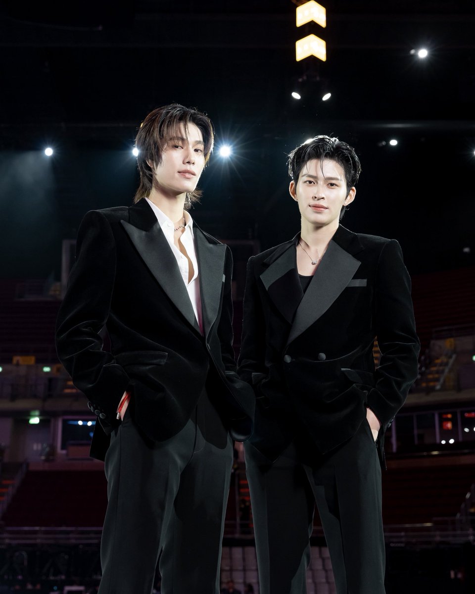 GMMTV's tweet photo. POND PHUWIN ARE READY TO Space Soul-dyssey CONCERT 🌌💫 #PondPhuwinConcertD1

POND PHUWIN Space Soul-dyssey CONCERT 🌌💫
📌 Buy Live Streaming Tickets 👉 https://t.co/0n57YihdWQ

#PondPhuwinConcert
#GMMTV https://t.co/xNREyZ4JlC