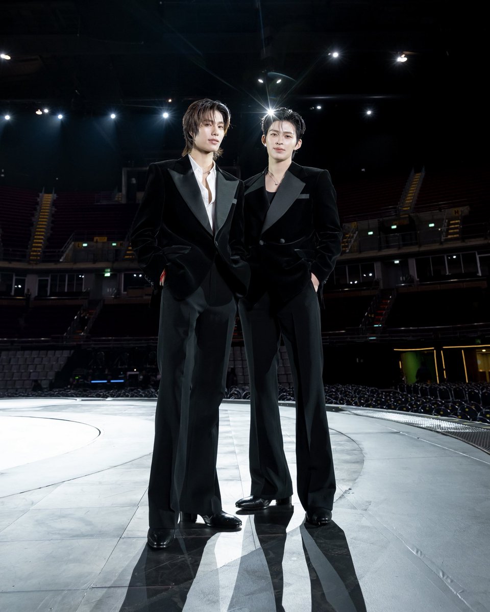 GMMTV's tweet photo. POND PHUWIN ARE READY TO Space Soul-dyssey CONCERT 🌌💫 #PondPhuwinConcertD1

POND PHUWIN Space Soul-dyssey CONCERT 🌌💫
📌 Buy Live Streaming Tickets 👉 https://t.co/0n57YihdWQ

#PondPhuwinConcert
#GMMTV https://t.co/xNREyZ4JlC