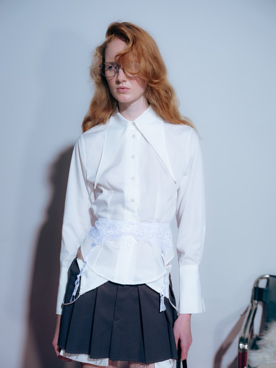 carmelo_studio's tweet photo. 🖤 New arrivals

Long Collar Femme Fit Shirts

シャープなロングカラーと、身体のラインを美しく引き立てるシルエット。

一枚での着こなしはもちろん、レイヤードにも映える一枚。

 #Carmelo  #カーメロ  #ZOZOTOWN https://t.co/PnQztsK29j