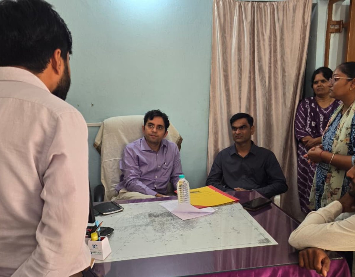 KutchDdo's tweet photo. આજે ભુજ તાલુકાના રતિયા તેમજ કોડકી ગામે આંગણવાડી, પ્રાથમિક શાળા, આરોગ્ય કેન્દ્ર અને ગ્ર��મ પંચાયતની મુલાકાત લીધી. જેમાં કરવેરા વસુલાત, 15માં નાણાંપંચ, ફાર્મર રજીસ્ટ્રેશન તેમજ ડિજિટલ ગુજરાત પોર્ટલની સમીક્ષા કરી.

@CMOGuj @InfoGujarat @GujDCoffice @WCDGujarat @HealthDeptGuj https://t.co/lMG7rRdSUa
