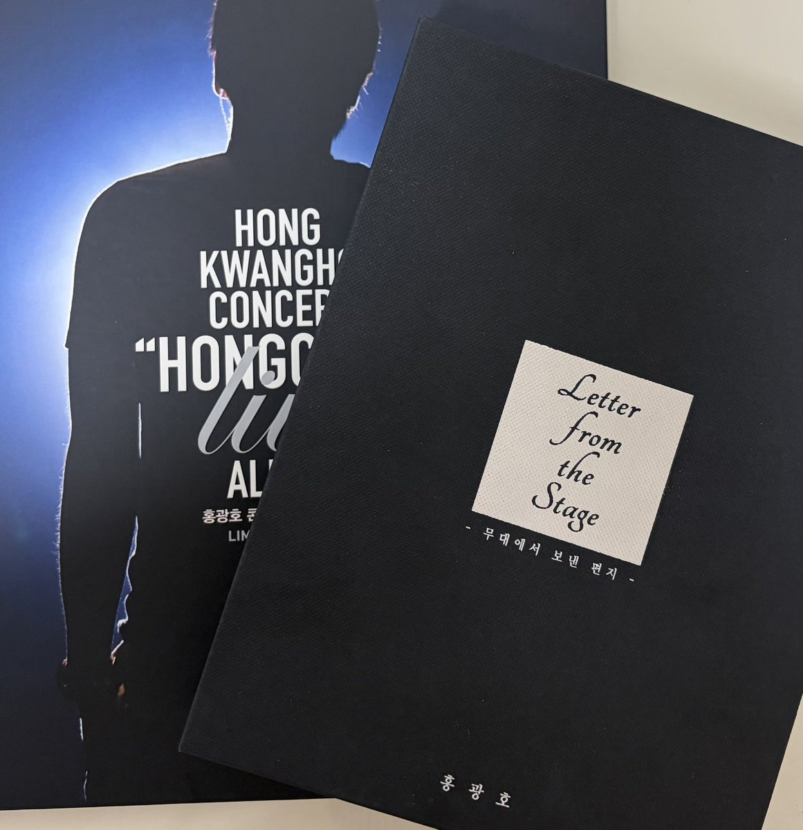 hong_muduck's tweet photo. 저도 왕오 앨범 사기에 동참햇답니다 https://t.co/RpLcYi1lwz