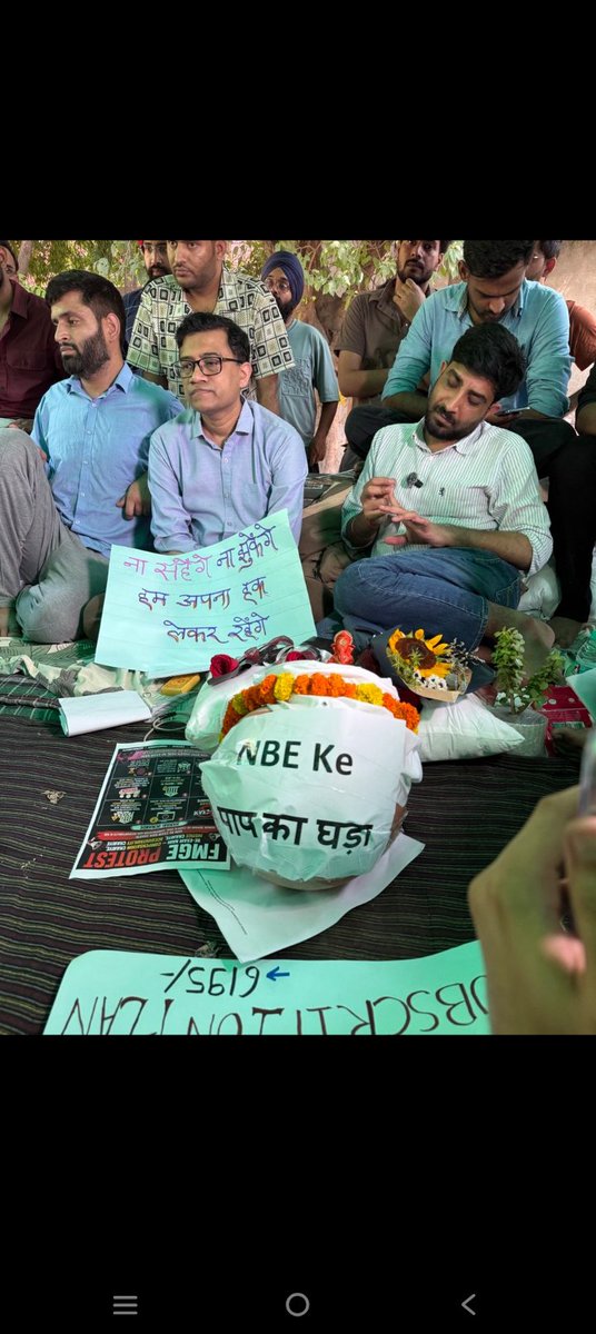 fmge_fighter's tweet photo. 💭Hunger strike day 2💭
Fmge protest season 2.0
📍📌Gautam nagar  behind Nagori chaiwala 📍
We want our resignation now
🪧Nbe teri tansahi nhi chlegi nhi chlegi 🪧🪧
#fmgeprotestseason2 #fmge_voice
@OfficeofJPNadda @PMOIndia @cnnbrk @CJP_for_India @BBCArabic https://t.co/tM8wjs7JV6