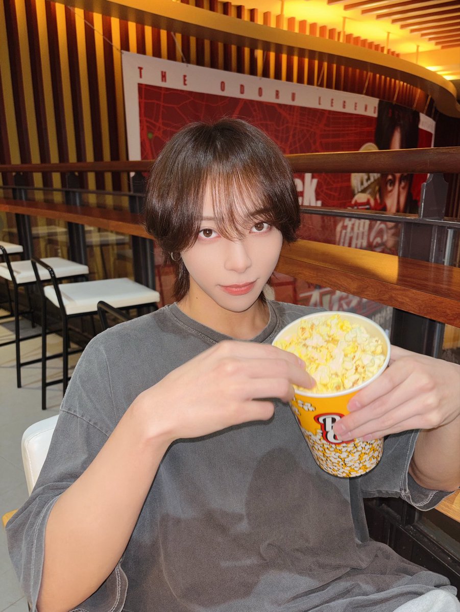 miyabi_dxu's tweet photo. 俺のことで頭いっぱいになっても
タクシー代はちゃんと払うんだよ。
#大好きな大好きな王子様 https://t.co/sOg1miWFYN